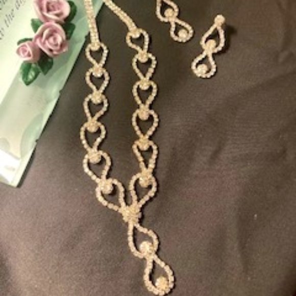 NWOT Diamond (Cubic Zirconia) Necklace and Earring Set - Picture 1 of 1